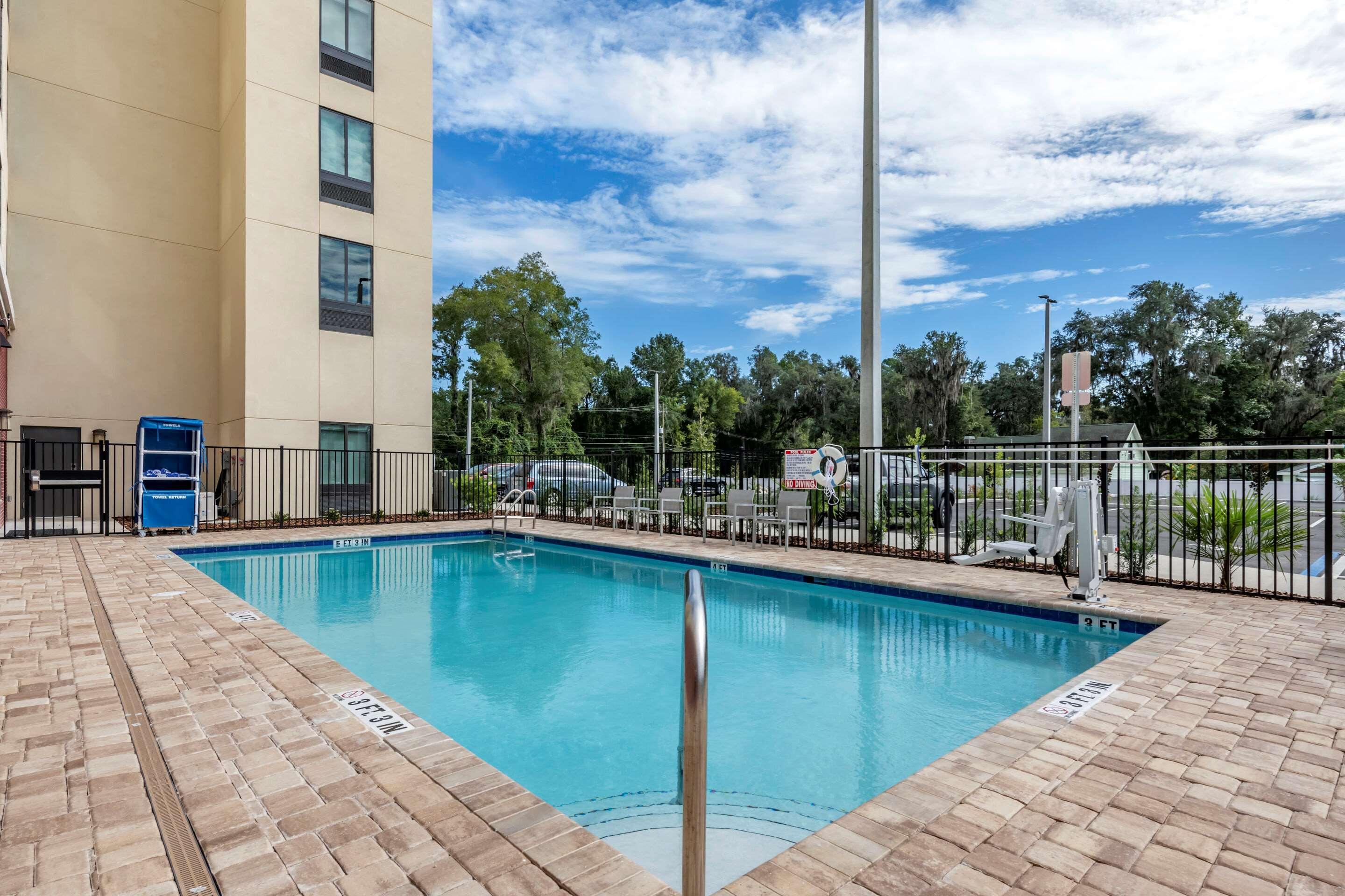 Comfort Suites Gainesville Near University المظهر الخارجي الصورة
