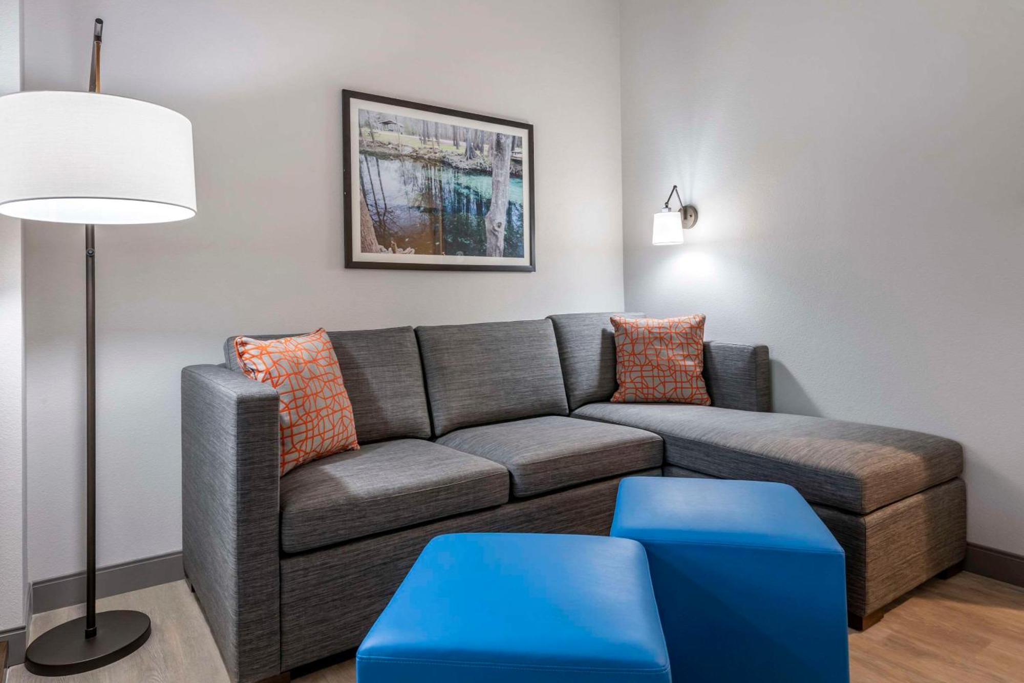 Comfort Suites Gainesville Near University المظهر الخارجي الصورة